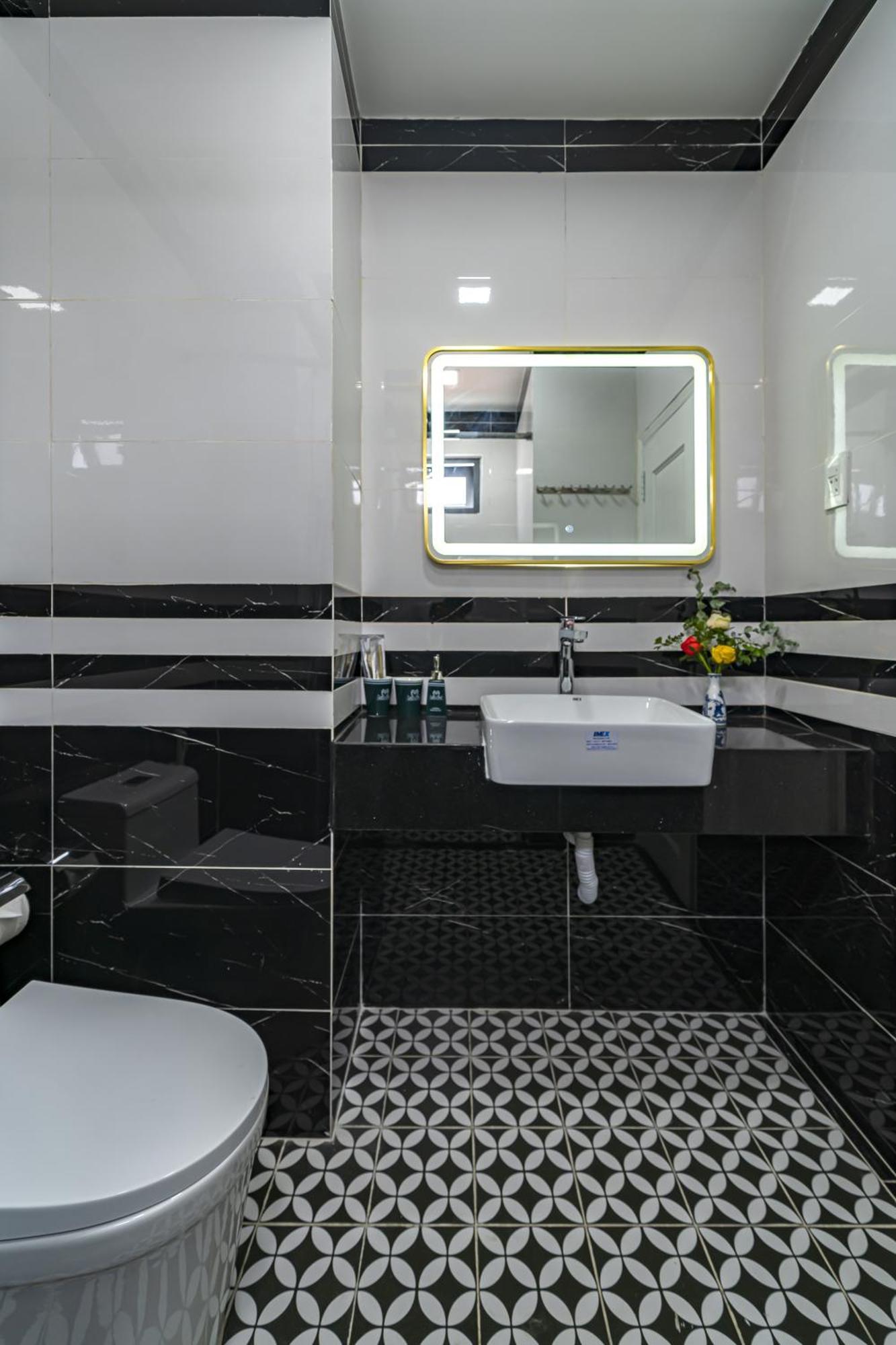 הו צ'י מין סיטי Collection O Vyvy Airport Hotel מראה חיצוני תמונה